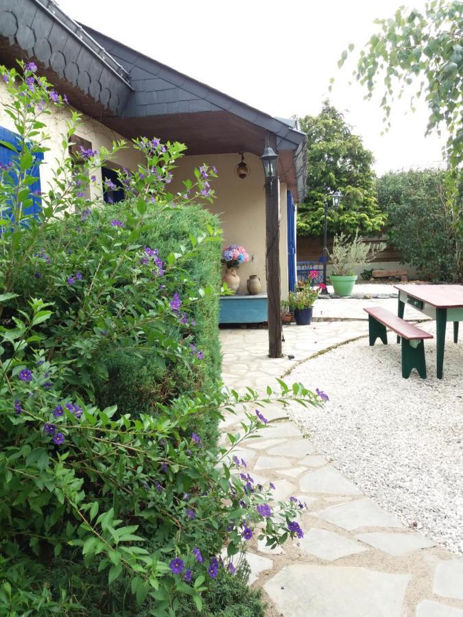 Les Mouettes 1 Gite Ou 4 Chambres D Hote, Jardin ,Bords De Loire La Bohalle Bagian luar foto